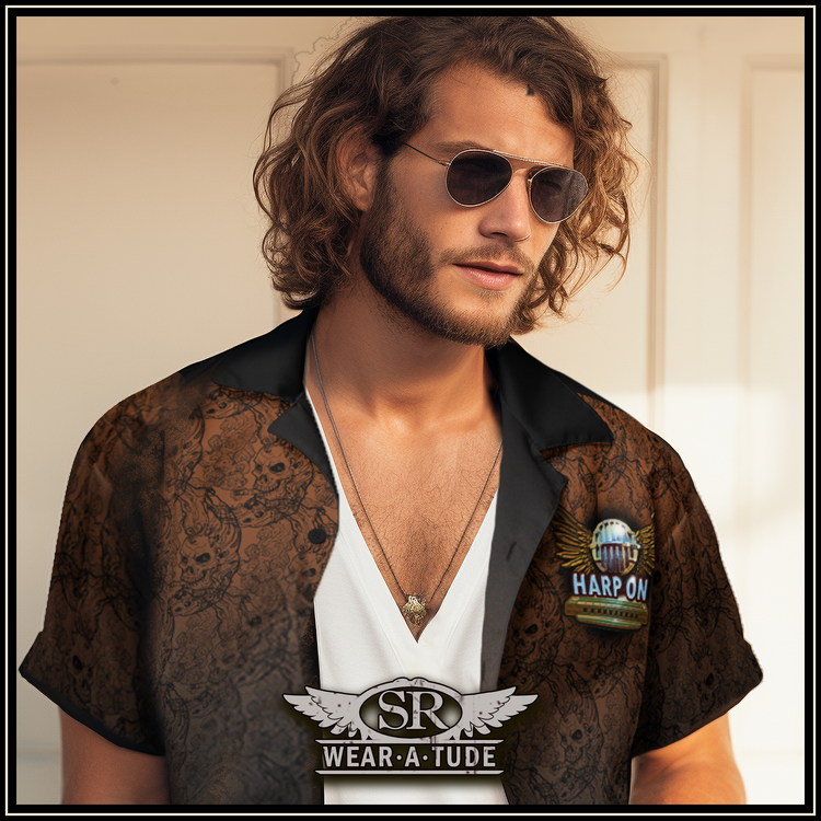 Our Harp On brand looks slick on this killer button up short sleeve shirt. The signature style graphics is evident with the Smoking Moon-skull pattern on a rich deep sienna brown, trimmed with a charcoal trim.